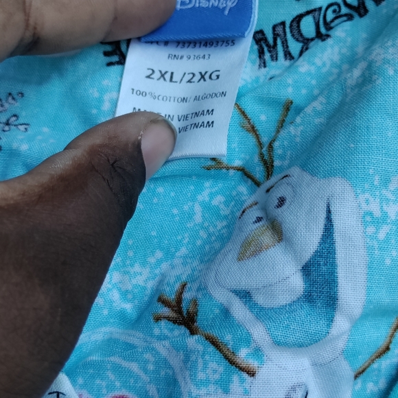 Olaf Scrub Top - Picture 3 of 7